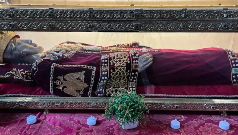 sfanta elena 824x469